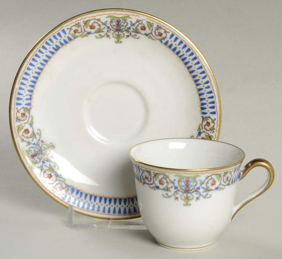 AHR27 Flat Demitasse Cup & Saucer Set by Charles Ahrenfeldt-1