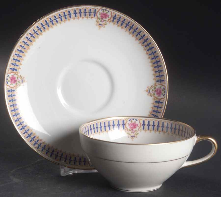 AHR27 Flat Cup & Saucer Set by Charles Ahrenfeldt-1