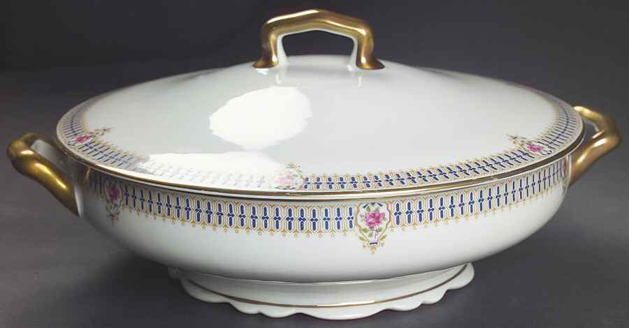 AHR27 Round Covered Vegetable by Charles Ahrenfeldt-1