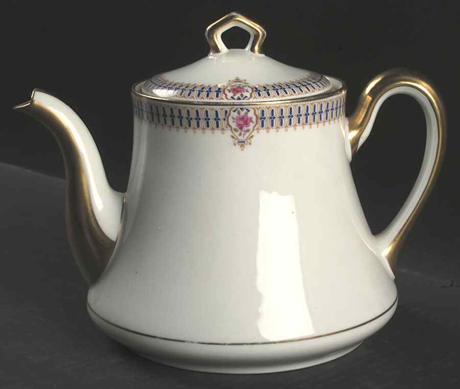 AHR27 Teapot & Lid by Charles Ahrenfeldt-1