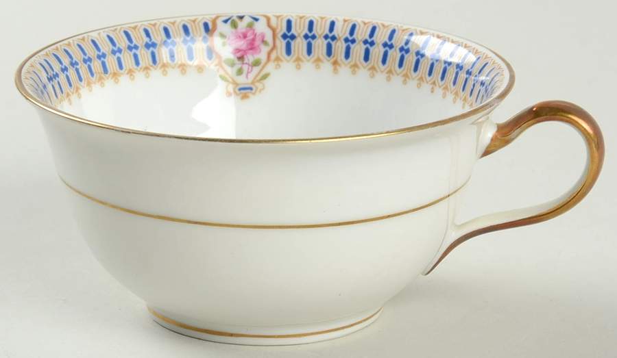 AHR27 Flat Cup by Charles Ahrenfeldt-1