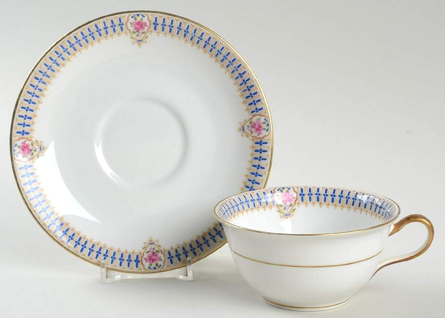 AHR27 Flat Cup & Saucer Set by Charles Ahrenfeldt-1