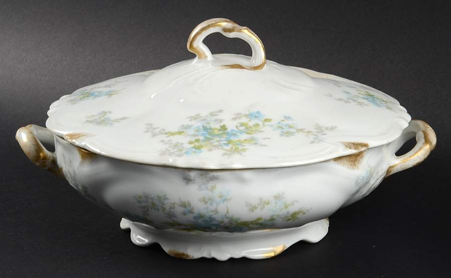 AHR31 Round Covered Vegetable by Charles Ahrenfeldt-1