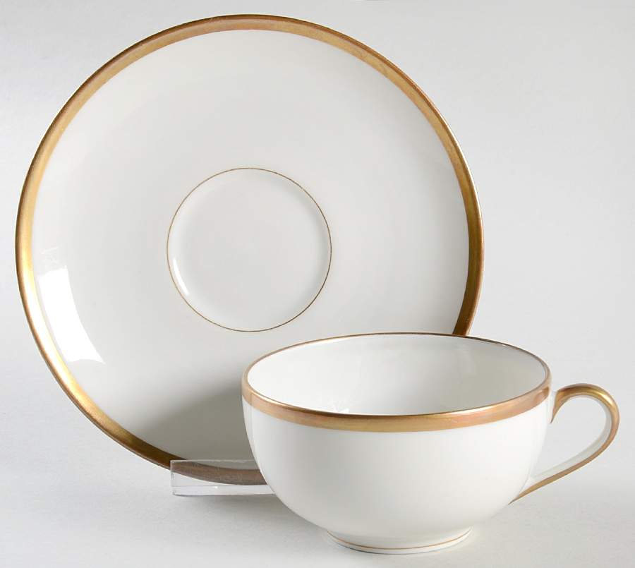AHR43 Flat Cup & Saucer Set by Charles Ahrenfeldt-1