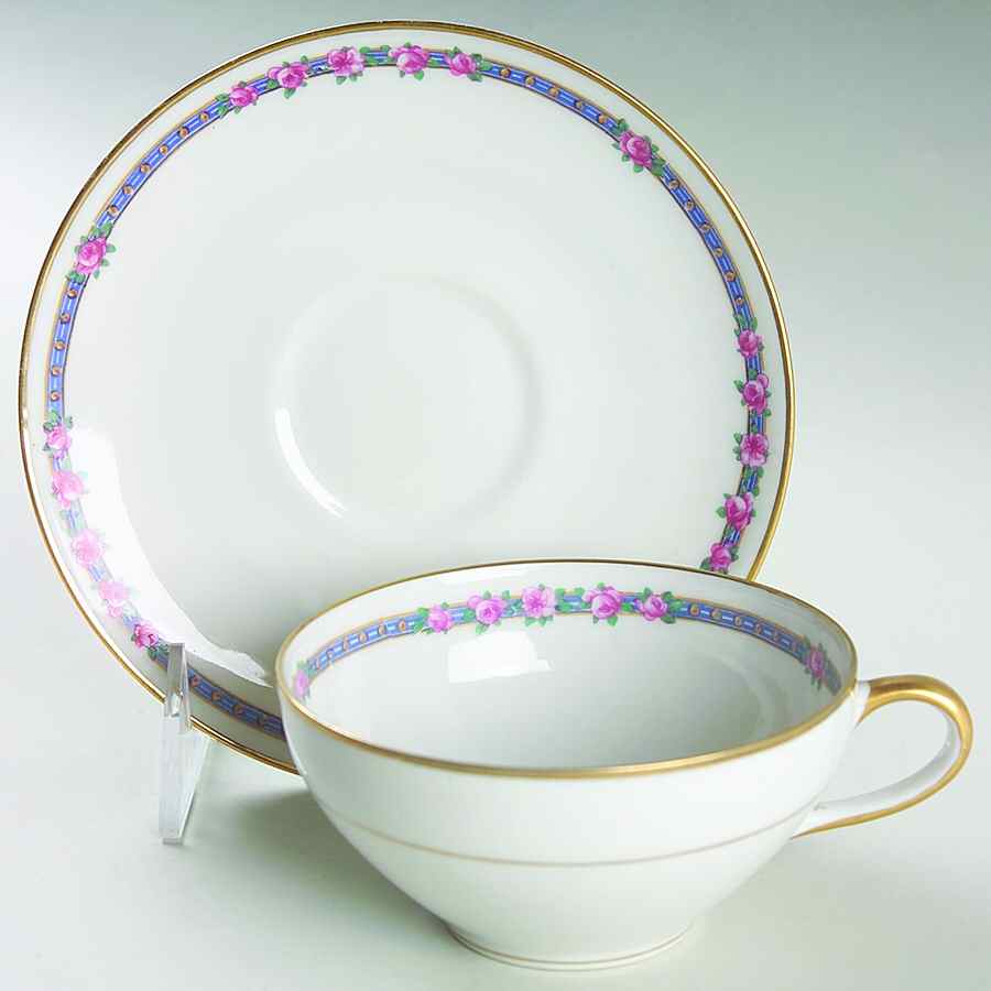 AHR6 Flat Cup & Saucer Set by Charles Ahrenfeldt-1