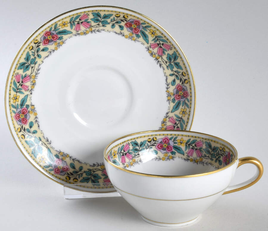 AHR63 Flat Cup & Saucer Set by Charles Ahrenfeldt-1