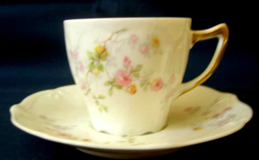 AHR67 Flat Cup & Saucer Set by Charles Ahrenfeldt-1