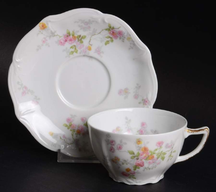 AHR67 Flat Cup & Saucer Set by Charles Ahrenfeldt-1