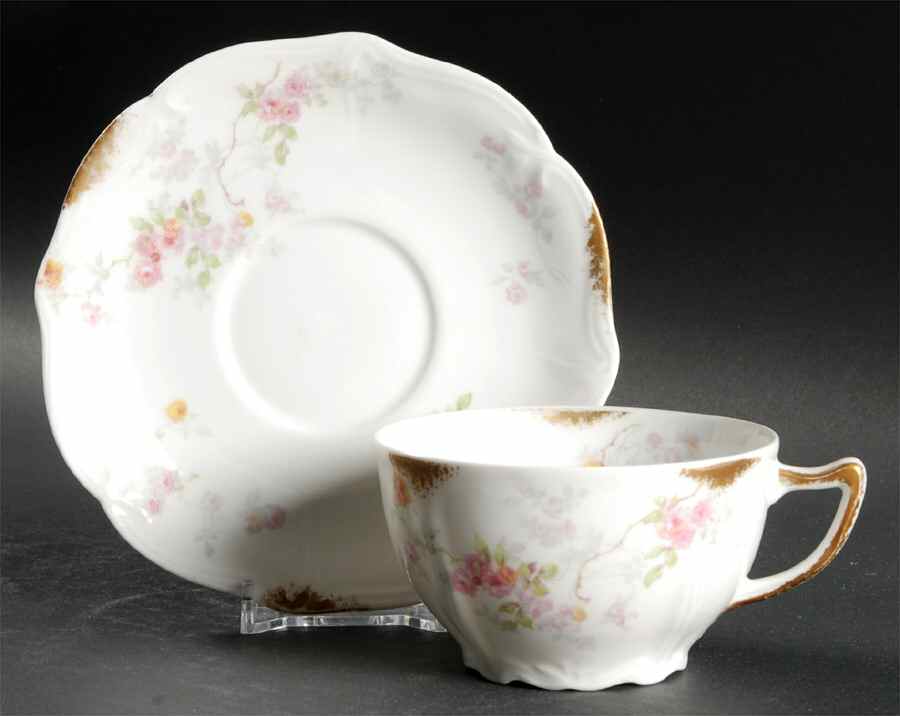 AHR68 Flat Cup & Saucer Set by Charles Ahrenfeldt-1