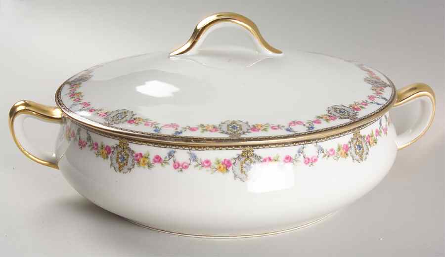 AHR7 Round Covered Vegetable by Charles Ahrenfeldt-1