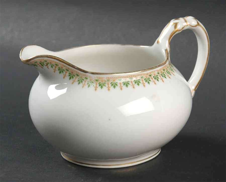 AHR8 Creamer by Charles Ahrenfeldt-1