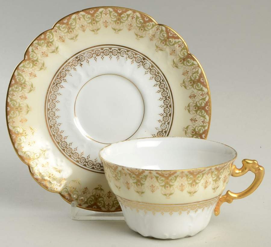 AHR92 Flat Cup & Saucer Set by Charles Ahrenfeldt-1