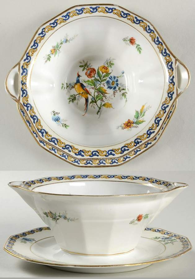 AHR95 Gravy Boat with Attached Underplate by Charles Ahrenfeldt-1