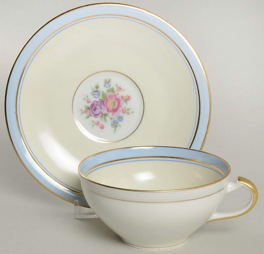 Longchamps Flat Cup & Saucer Set by Charles Ahrenfeldt-1