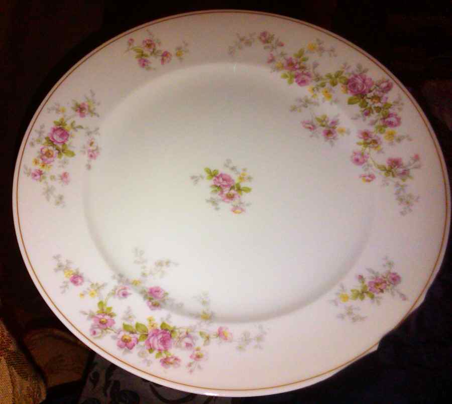 Montreaux Dinner Plate by Charles Ahrenfeldt-1