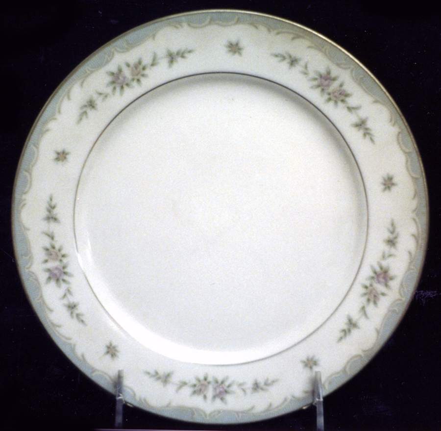 Susan Dinner Plate by American Queen-1