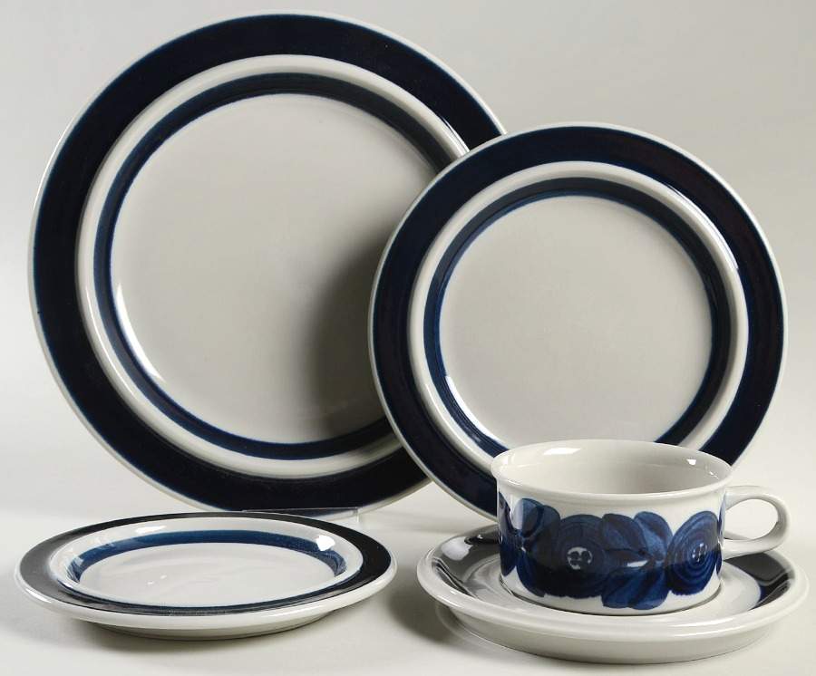 Anemone Blue 5 Piece Place Setting by Arabia of Finland-1