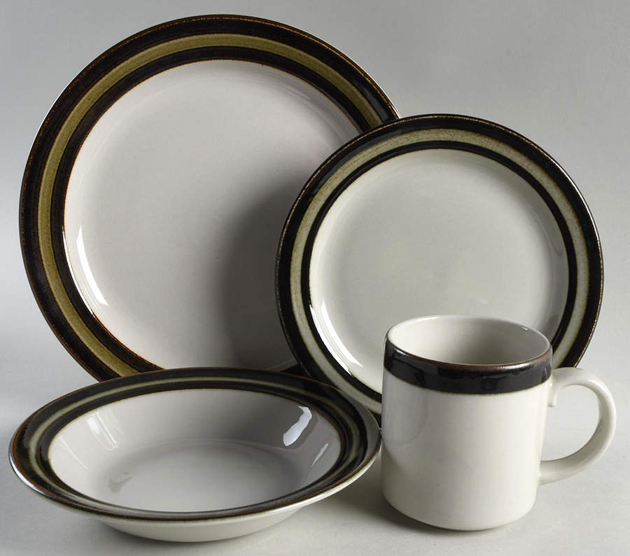Karelia 4 Piece Place Setting by Arabia of Finland-1