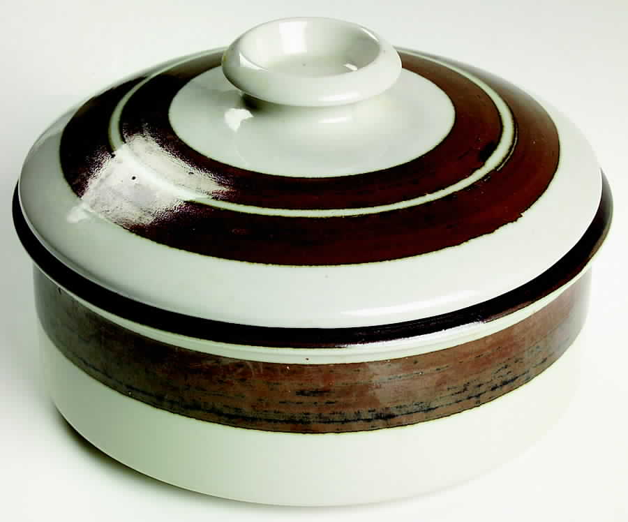 Karelia 1.75 Qt Round Covered Casserole by Arabia of Finland-1