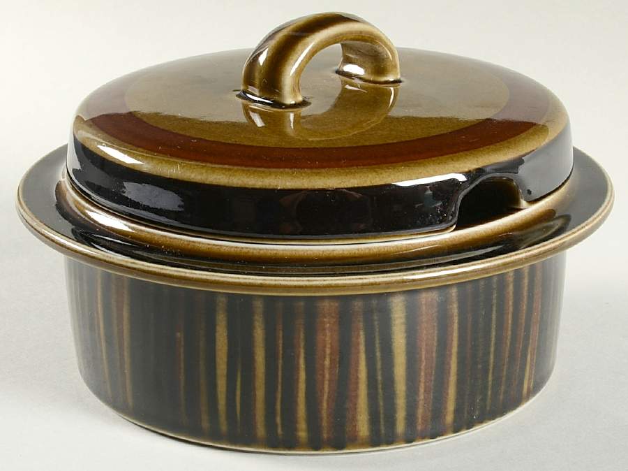 Kosmos 1 Qt Round Covered Casserole by Arabia of Finland-1