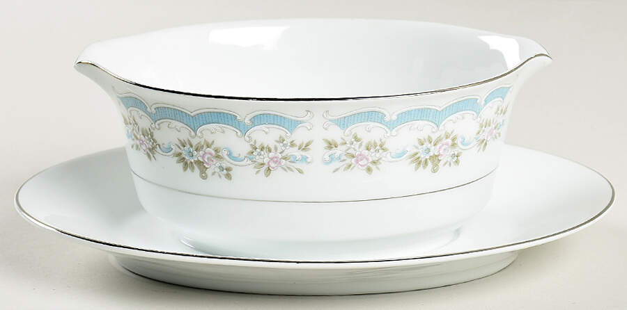 Florentine Gravy Boat with Attached Underplate by Arlen-1