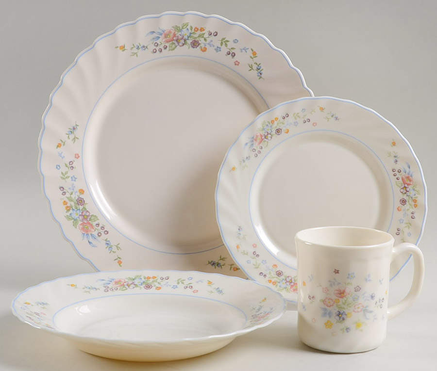 Victoria 32  Piece Estate Set by Arcopal-1