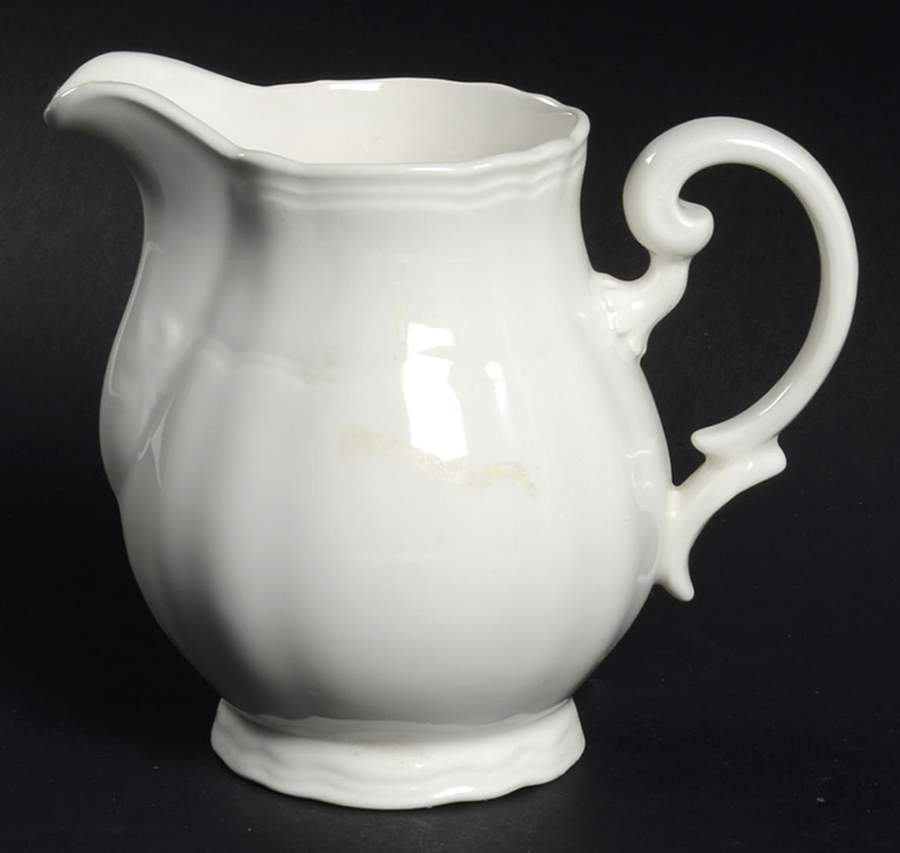 Alhambra Creamer by Arita-1
