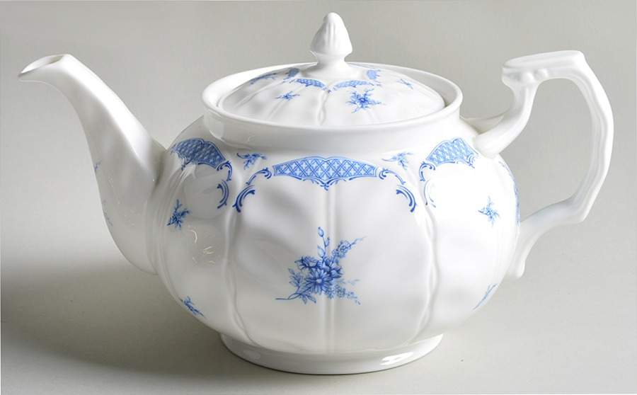 Delphine (New, No Trim) Teapot & Lid by John  Aynsley & Sons-1