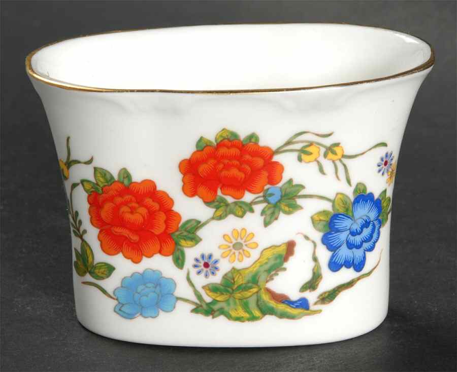Famille Rose Cigarette Holder by John  Aynsley & Sons-1