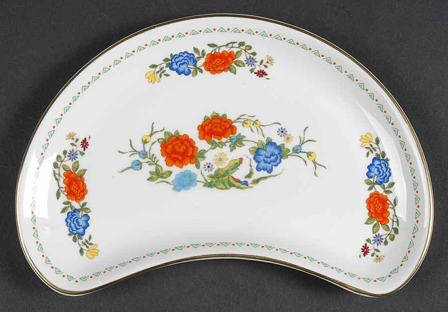 Famille Rose Crescent Salad Plate by John  Aynsley & Sons-1