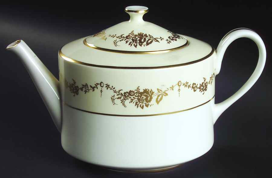 Highfield Teapot & Lid by John  Aynsley & Sons-1