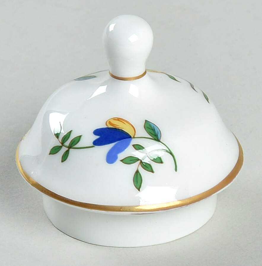 Marlina Lid for 6" Urn by John  Aynsley & Sons-1