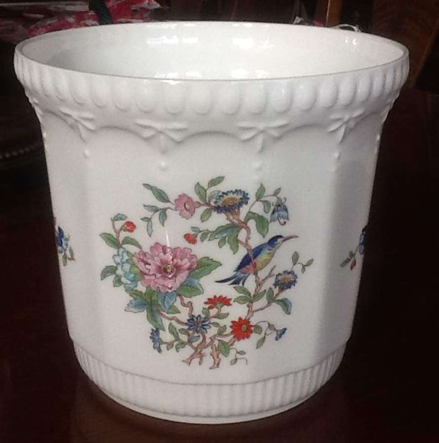 Pembroke (Gold Trim) Medium Georgian Planter by John  Aynsley & Sons-1