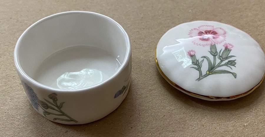 Wild Tudor Round Pill Box with Lid by John  Aynsley & Sons-1