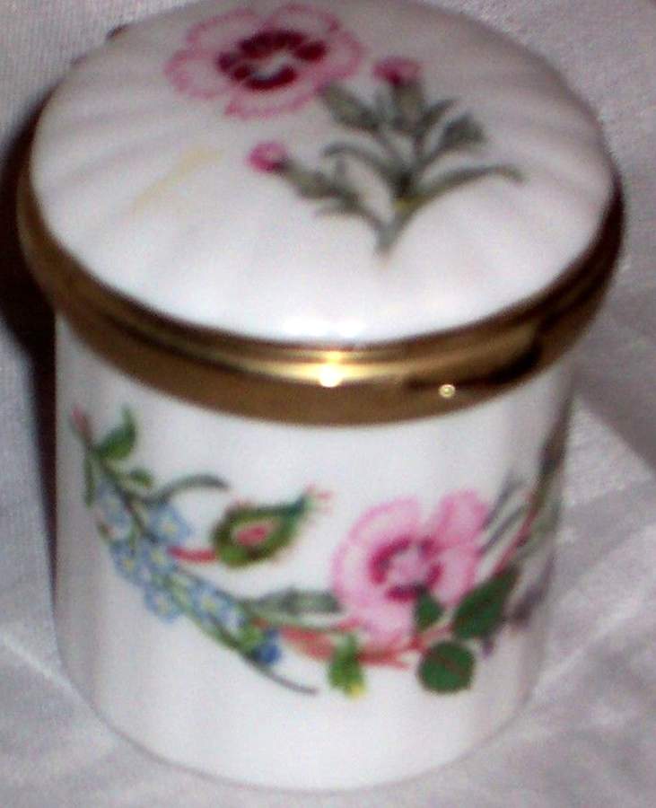Wild Tudor Hinged Box by John  Aynsley & Sons-1