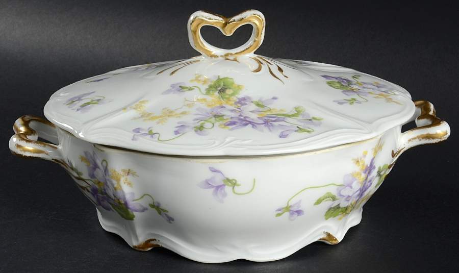 AHR252 Round Covered Vegetable by Charles Ahrenfeldt-1