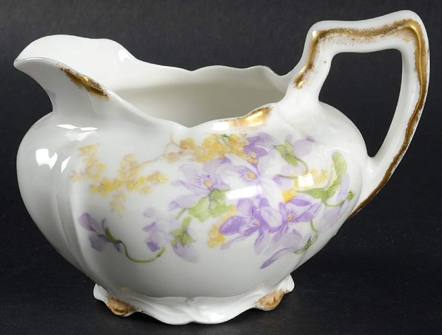 AHR252 Creamer by Charles Ahrenfeldt-1
