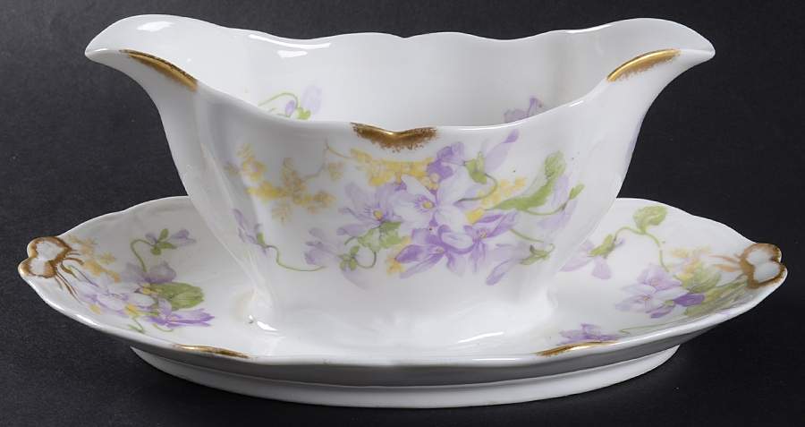 AHR252 Gravy Boat with Attached Underplate by Charles Ahrenfeldt-1