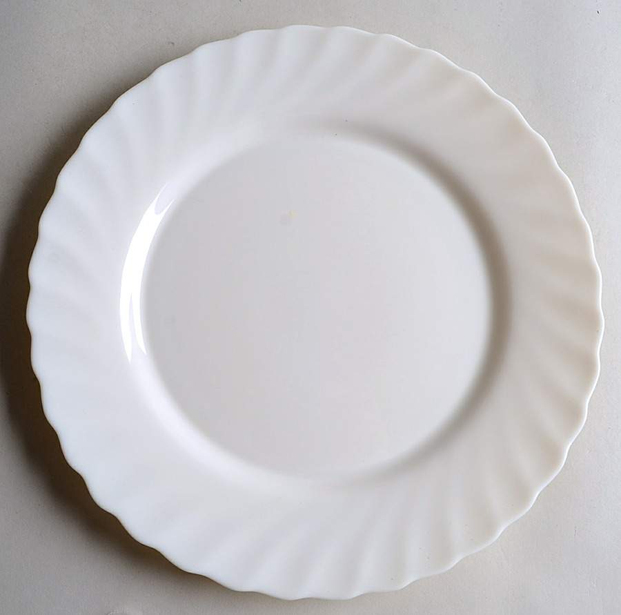 Trianon Ivory Dinner Plate by Arcopal-1