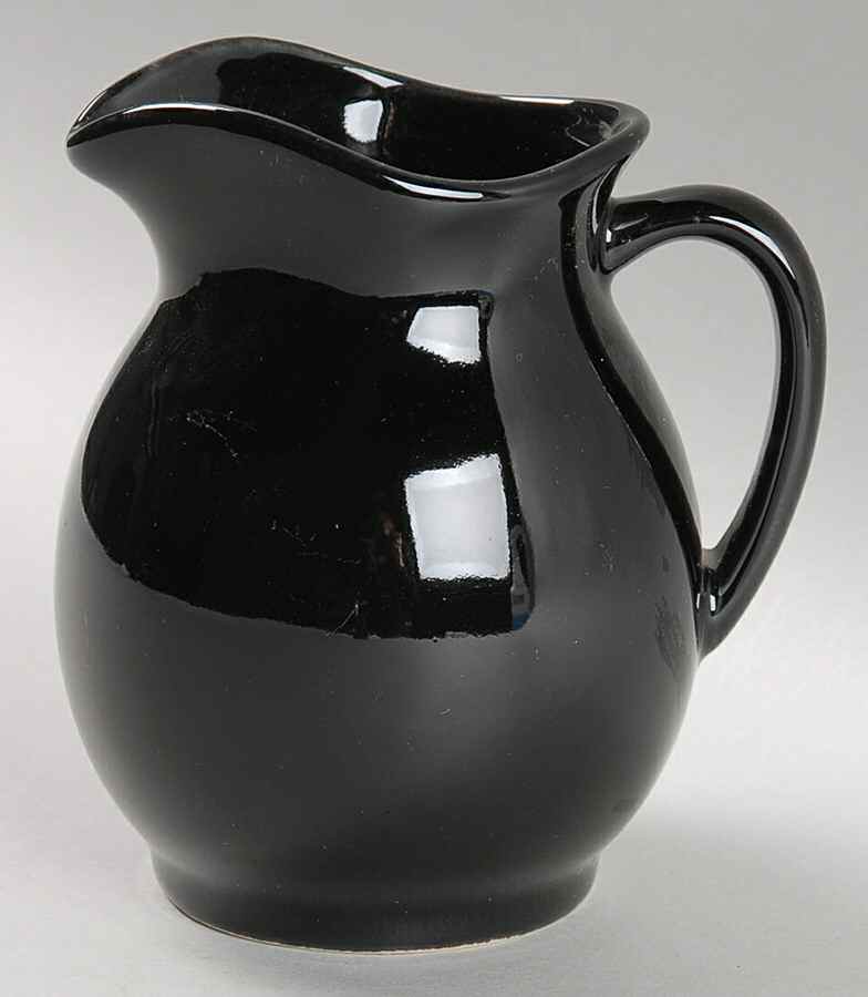 Black Creamer by Alacarte-1