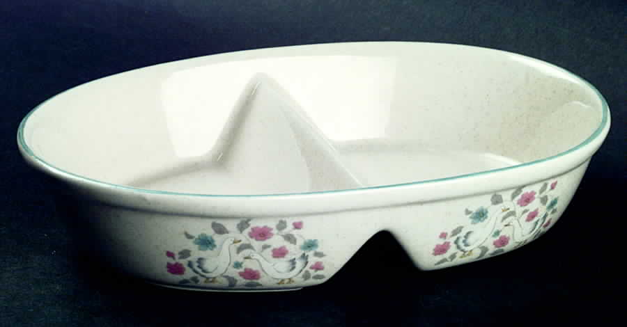 ACJ2 Oval Divided Vegetable Bowl by Action (Japan)-1