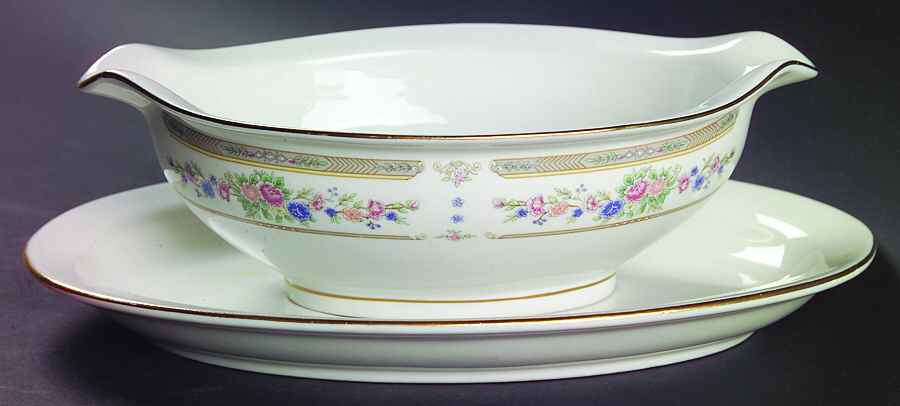 Bridgehampton Gravy Boat & Underplate by Apropos-1