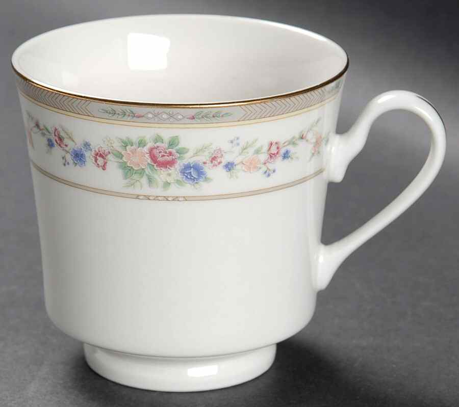 Bridgehampton Footed Cup by Apropos-1