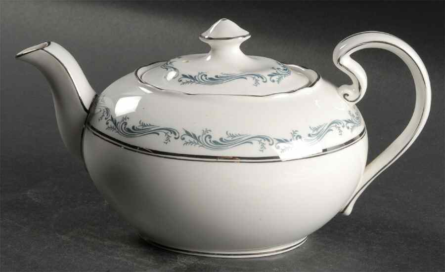 Denver Teapot & Lid by John  Aynsley & Sons-1
