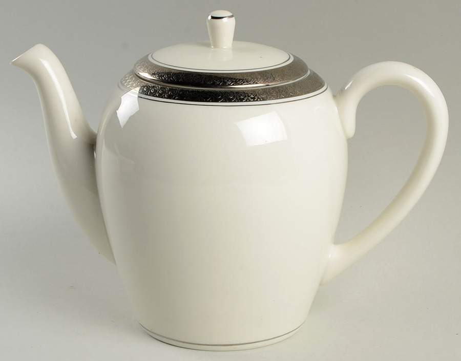 Renee Teapot & Lid by Aladdin - USA-1
