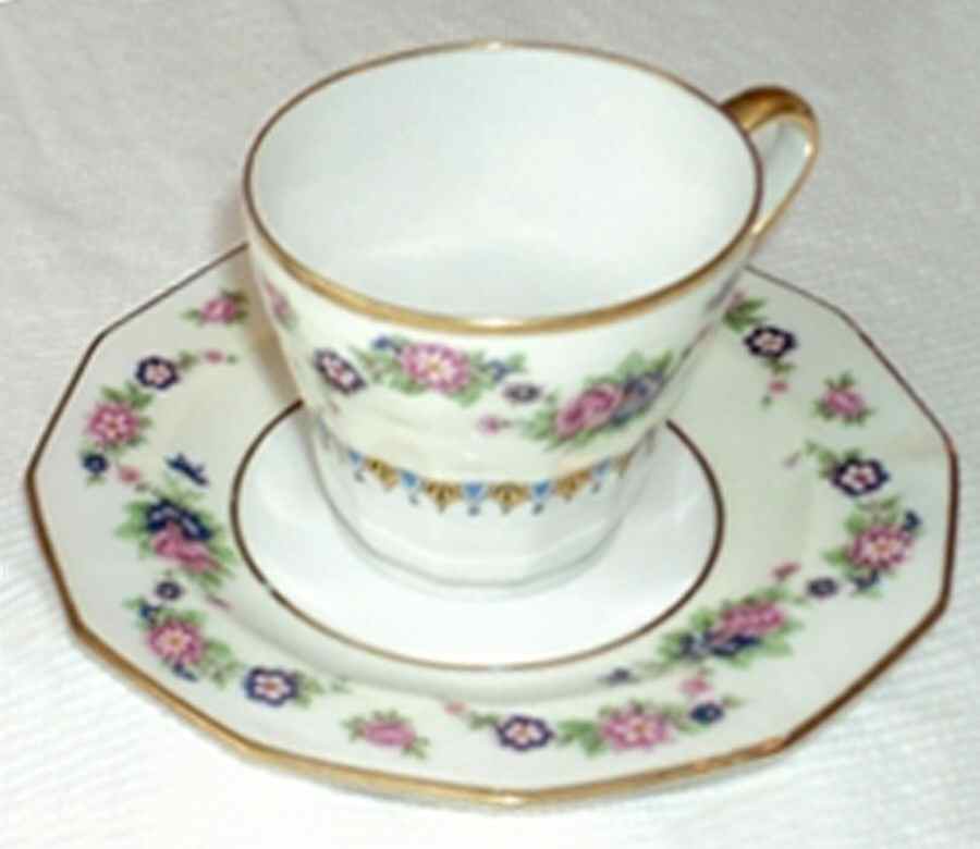 AHR319 Flat Demitasse Cup & Saucer Set by Charles Ahrenfeldt-1