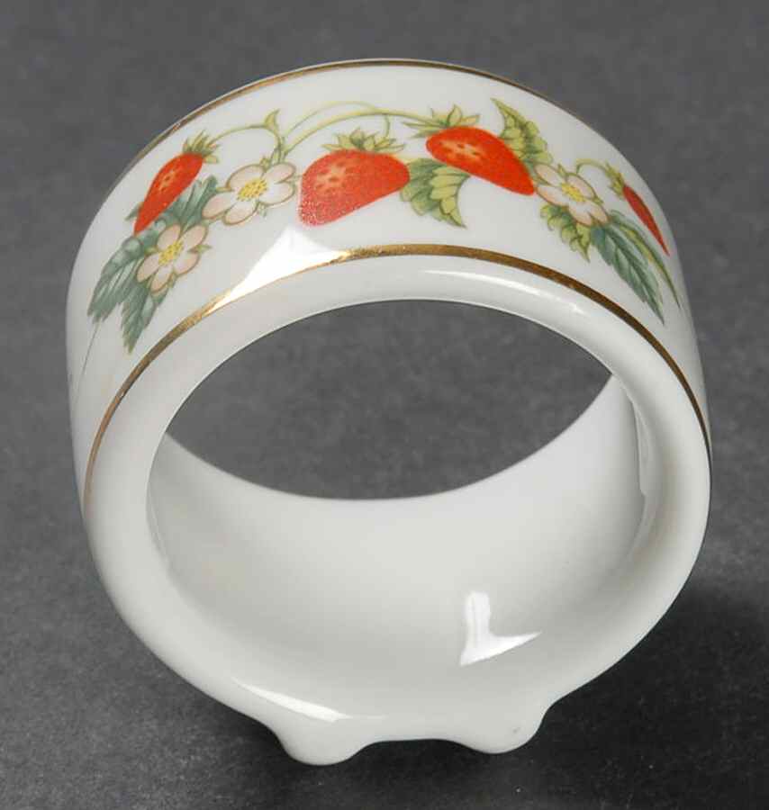 AVO2 Napkin Ring by Avon-1
