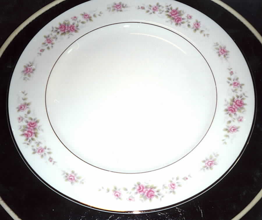 Concorde Dinner Plate by Arlen-1