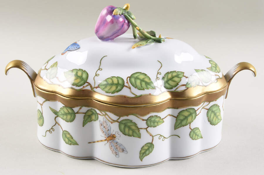 Ivy Garland Oval Covered Vegetable by Anna Weatherley-1