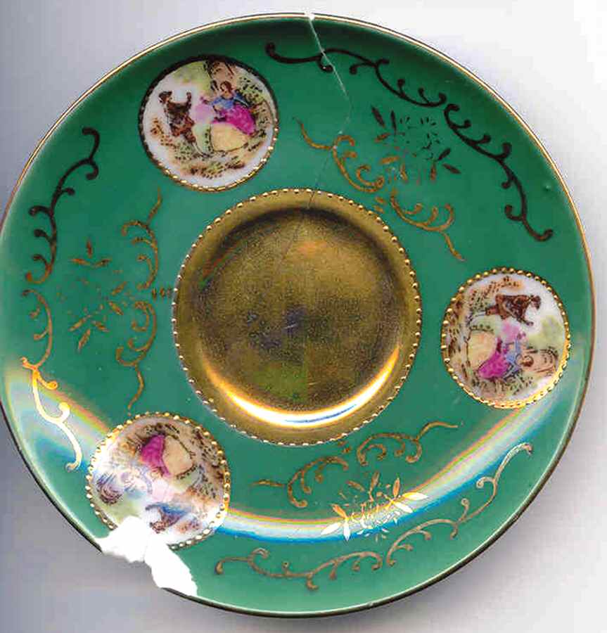 33-205 Saucer by Arnart-1